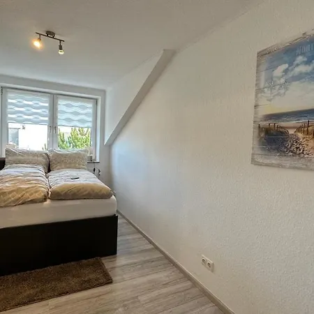 Mit Blick Aufs In Wilhelmshaven